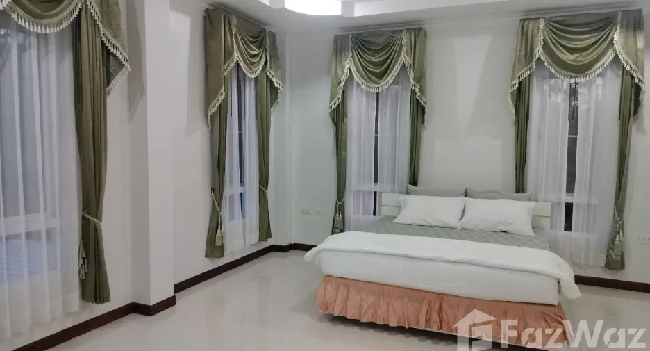 For sale 4 bedrooms house in Ban Dung, Udon Thani