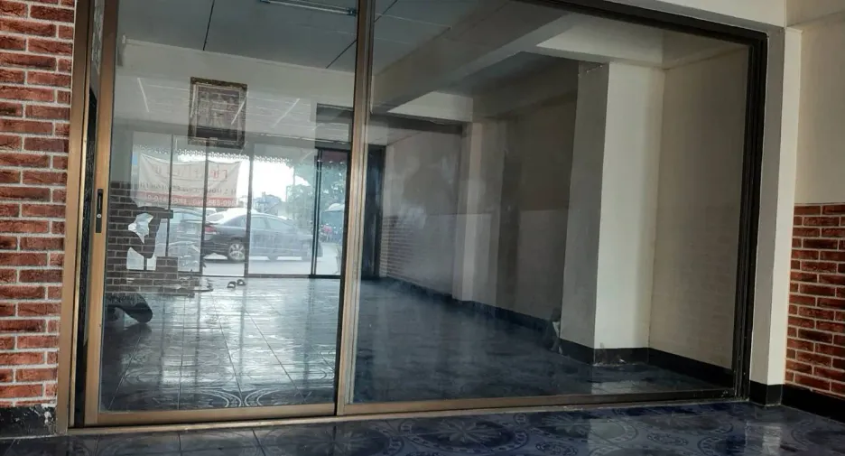 For sale 3 bedrooms retail Space in Mueang Phitsanulok, Phitsanulok