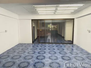 出售 3 卧室 商业空间 在 Mueang Phitsanulok, Phitsanulok