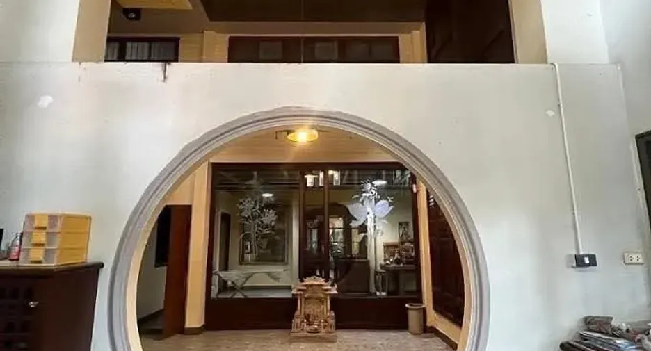 For rent 4 bedrooms house in Lat Phrao, Bangkok