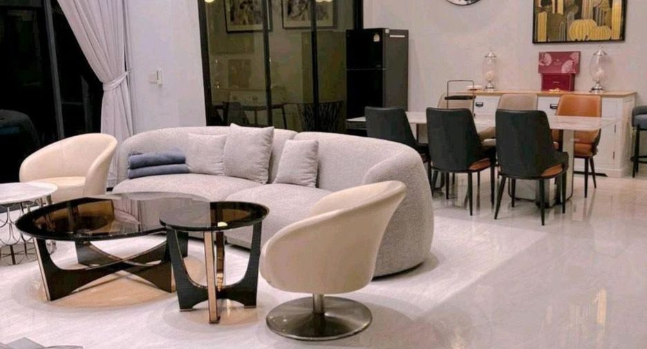 For rent 8 bedrooms house in Bang Kapi, Bangkok