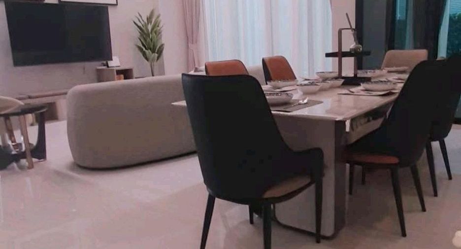 For rent 8 bedrooms house in Bang Kapi, Bangkok