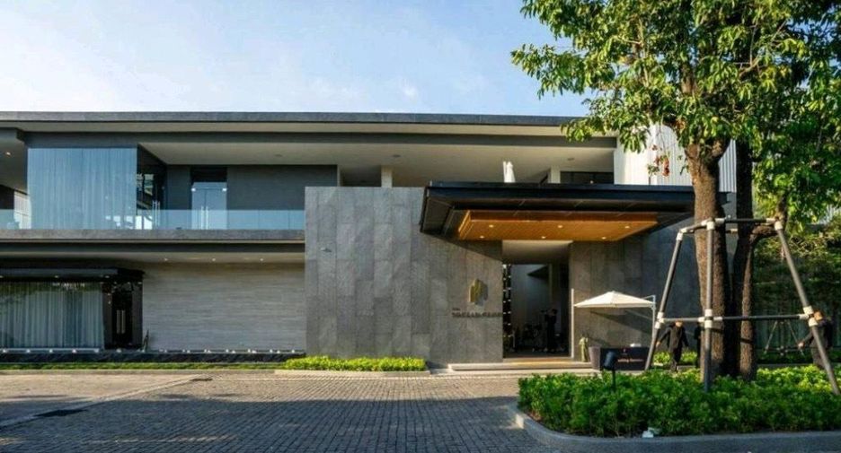 For rent 8 bedrooms house in Bang Kapi, Bangkok