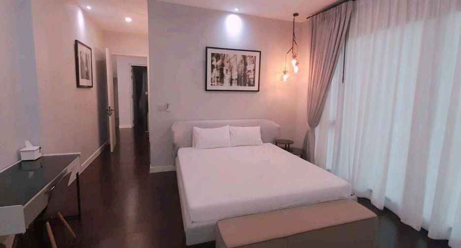 For rent 8 bedrooms house in Bang Kapi, Bangkok