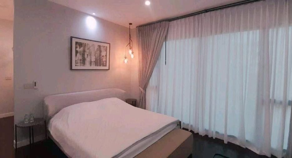 For rent 8 bedrooms house in Bang Kapi, Bangkok