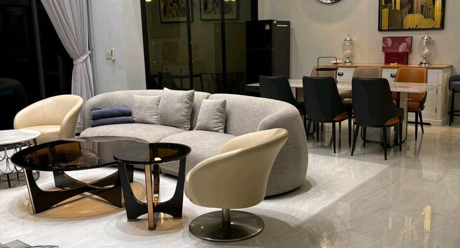 For rent 8 bedrooms house in Bang Kapi, Bangkok