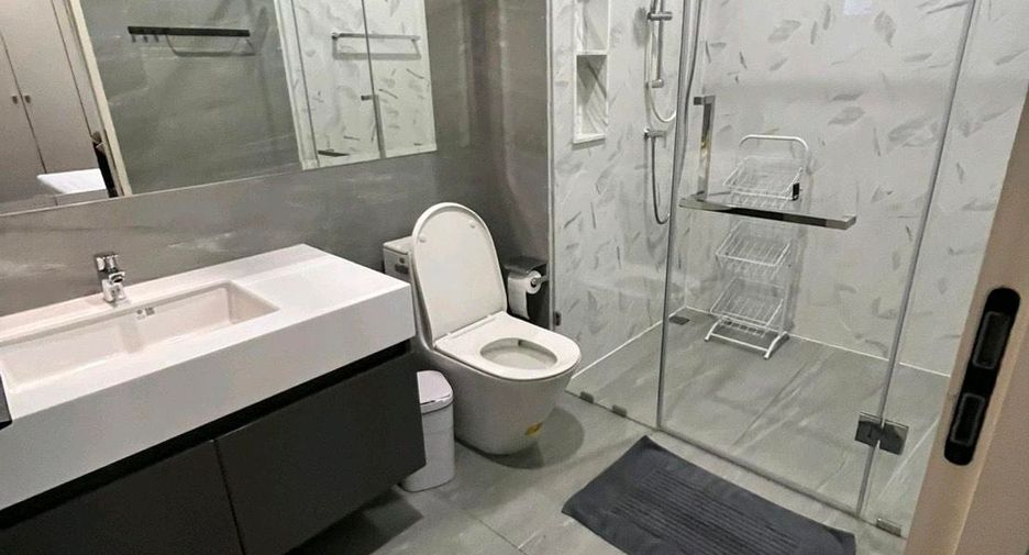 For rent 8 bedrooms house in Bang Kapi, Bangkok