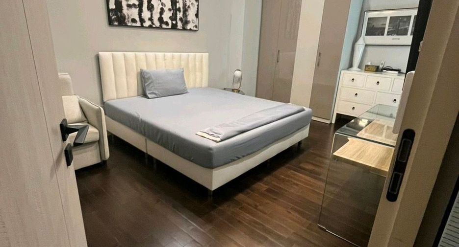 For rent 8 bedrooms house in Bang Kapi, Bangkok