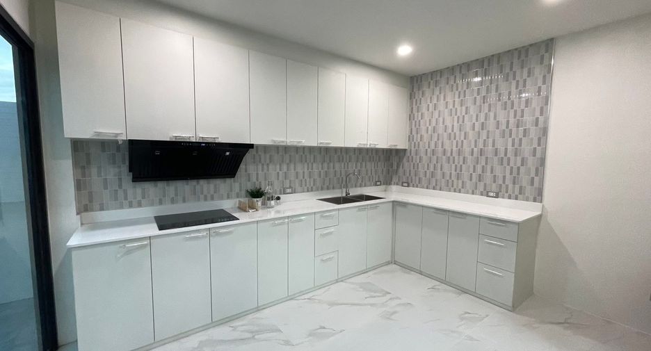 For sale 3 bedrooms house in Bueng Kum, Bangkok