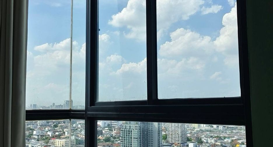 For rent 2 bedrooms condo in Huai Khwang, Bangkok