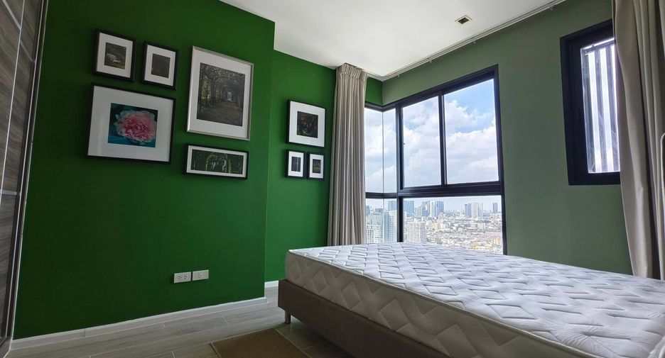 For rent 2 bedrooms condo in Huai Khwang, Bangkok