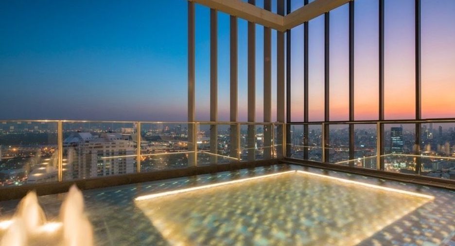 For sale 2 bedrooms condo in Khlong Toei, Bangkok
