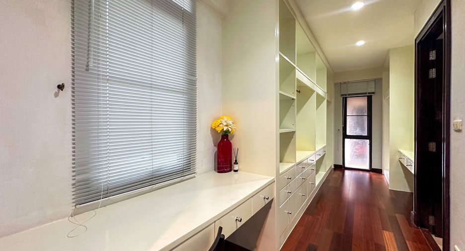 For sale 3 bedrooms house in East Pattaya, Pattaya