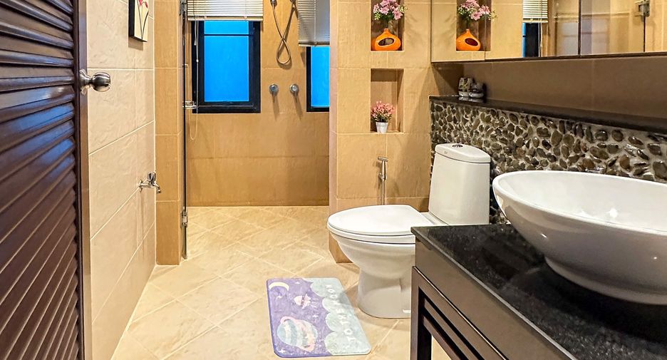 For sale 3 bedrooms house in East Pattaya, Pattaya