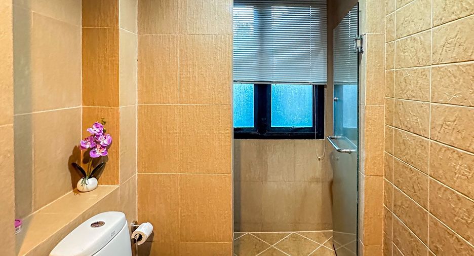 For sale 3 bedrooms house in East Pattaya, Pattaya