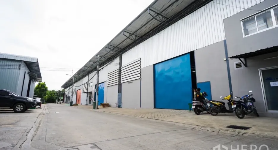 For rent warehouse in Bang Kapi, Bangkok