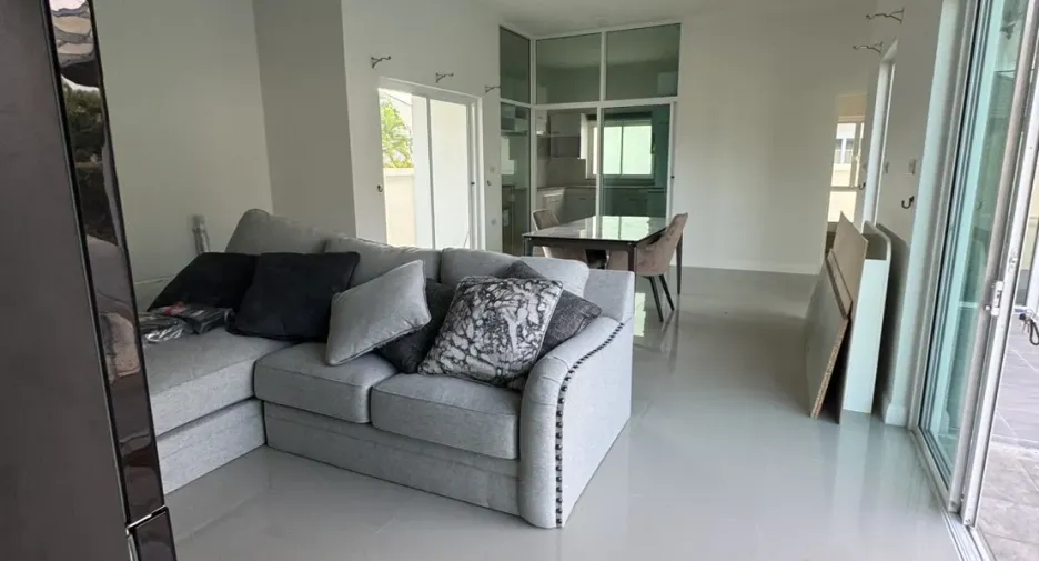 For rent 3 bedrooms villa in Cha Am, Phetchaburi