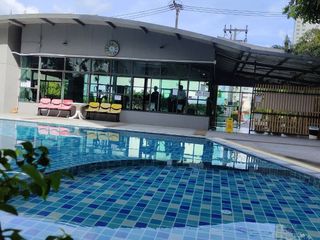 For rent 2 bedrooms condo in Huai Khwang, Bangkok