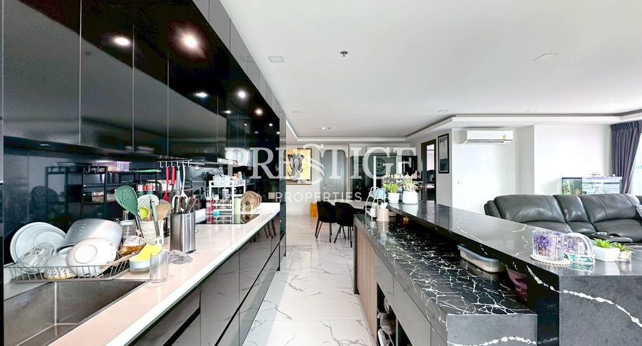 For sale 3 bedrooms condo in Bang Lamung, Chonburi
