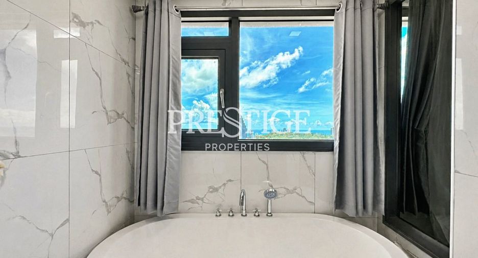 For sale 3 bedrooms condo in Bang Lamung, Chonburi