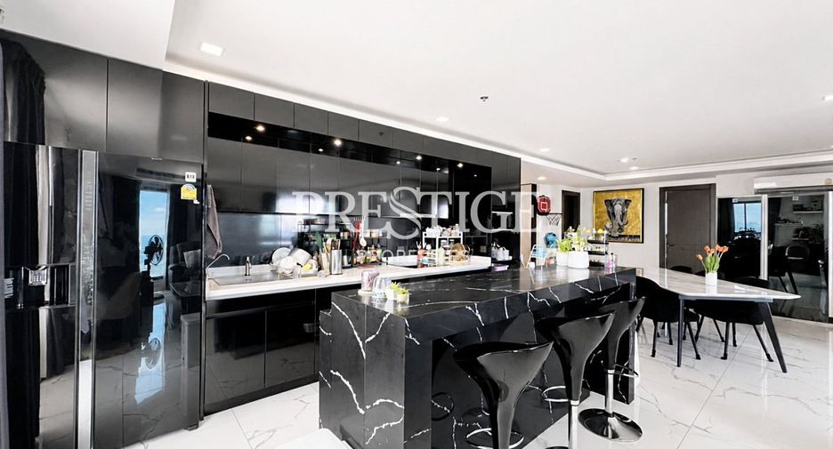 For sale 3 bedrooms condo in Bang Lamung, Chonburi