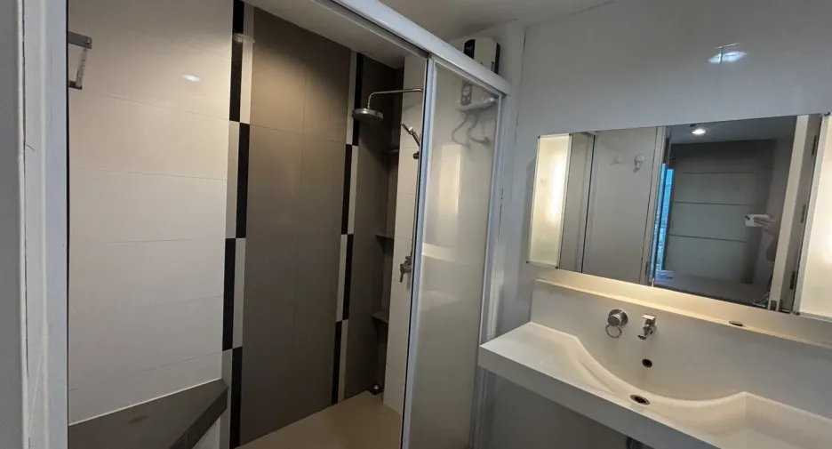 Wohnung zur Miete mit 1 Zimmer in Huai Khwang, Bangkok