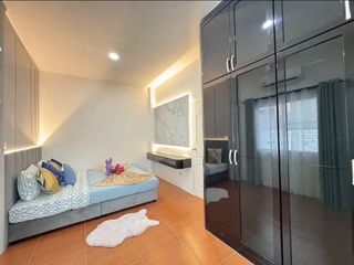 Villa en alquiler de 5 habitaciones en Bang Lamung, Chonburi