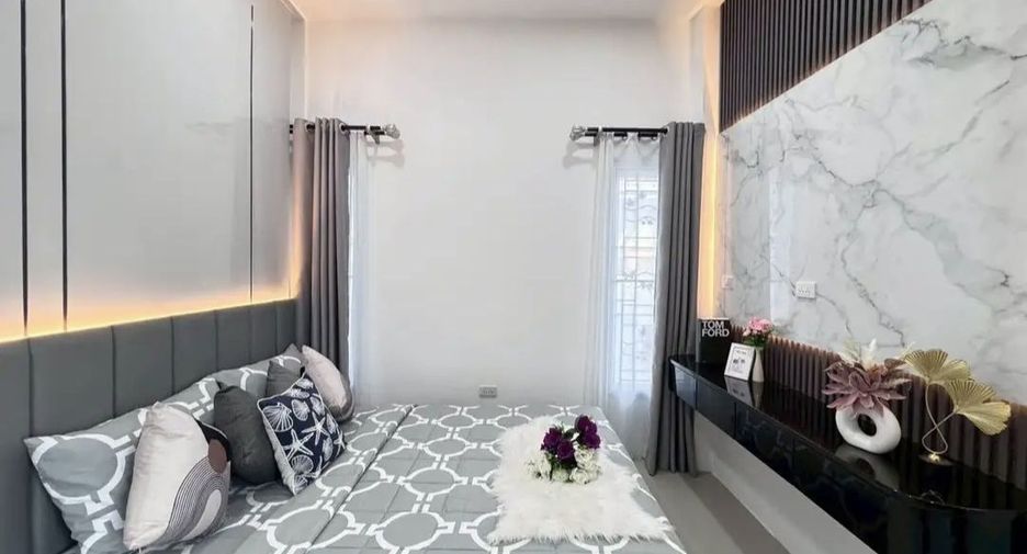 For rent 5 bedrooms villa in East Pattaya, Pattaya