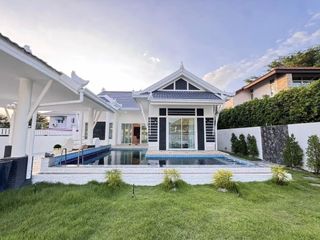 Villa en alquiler de 5 habitaciones en Bang Lamung, Chonburi