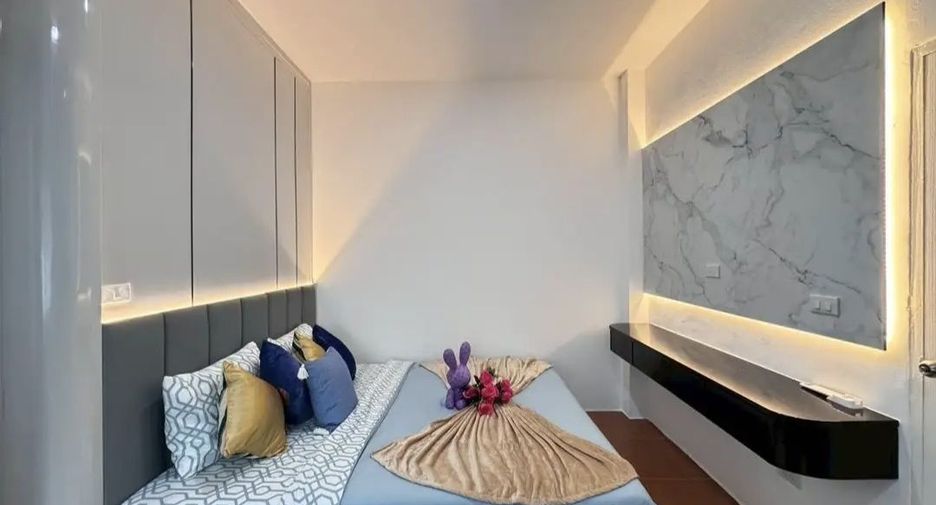 For rent 5 bedrooms villa in East Pattaya, Pattaya