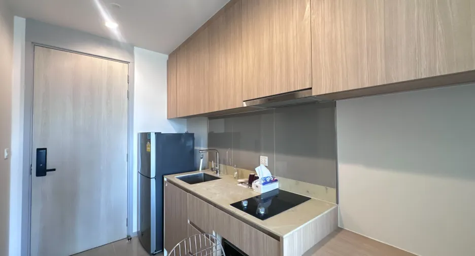 For rent studio condo in Phaya Thai, Bangkok