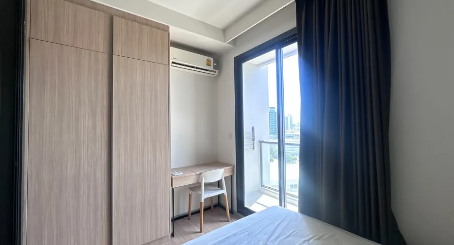 For rent studio condo in Phaya Thai, Bangkok