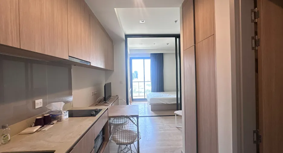 For rent studio condo in Phaya Thai, Bangkok