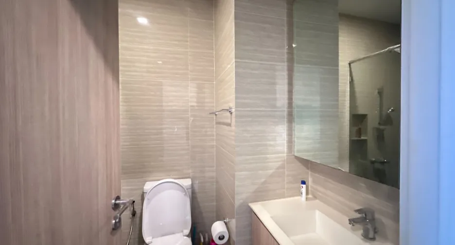 For rent studio condo in Phaya Thai, Bangkok
