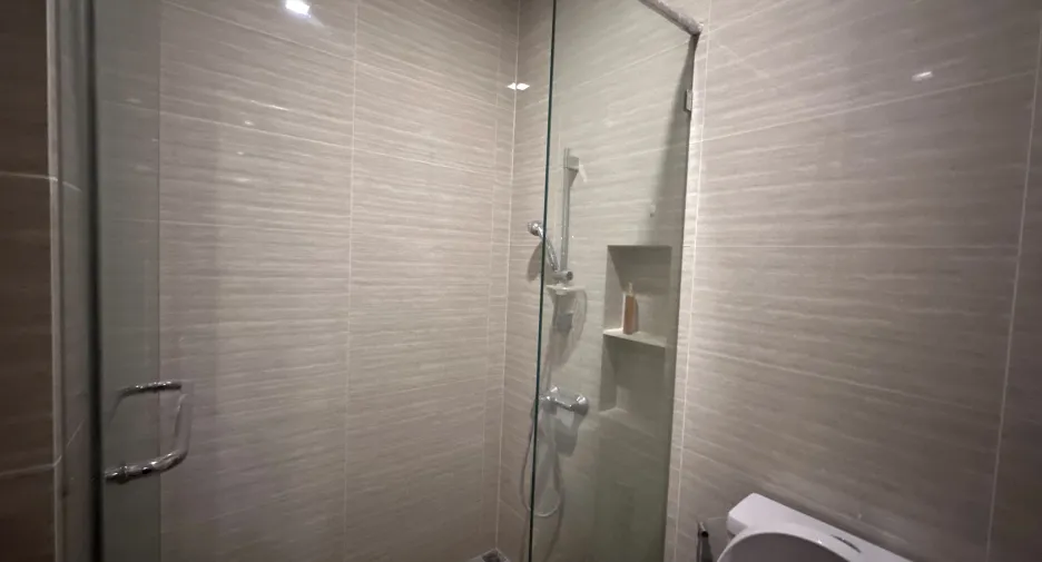 For rent studio condo in Phaya Thai, Bangkok