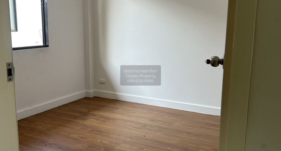 For sale 3 bedrooms townhouse in Min Buri, Bangkok