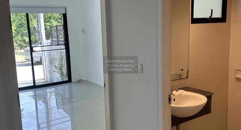 For sale 3 bedrooms townhouse in Min Buri, Bangkok