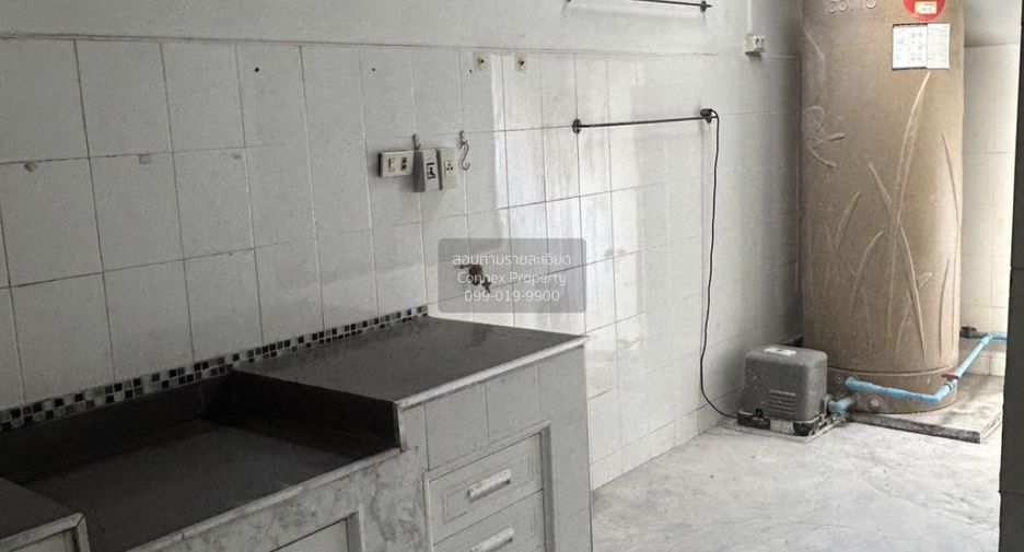 For sale 3 bedrooms townhouse in Min Buri, Bangkok