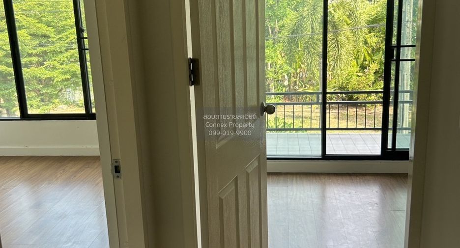 For sale 3 bedrooms townhouse in Min Buri, Bangkok