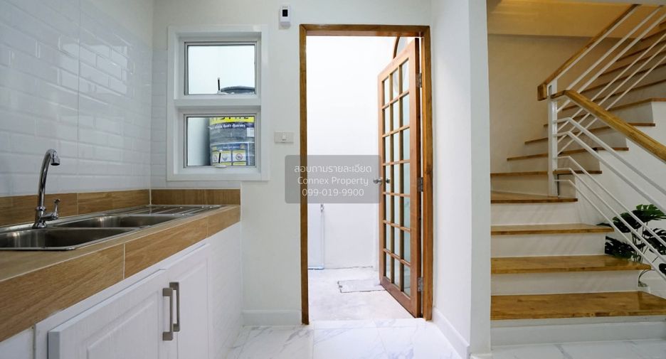 For sale 3 bedrooms townhouse in Thung Khru, Bangkok