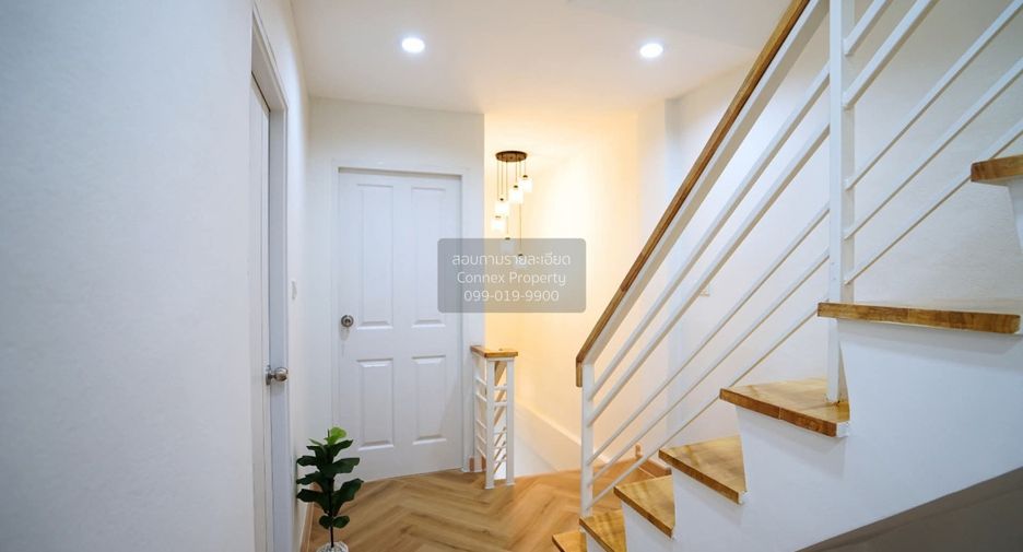 For sale 3 bedrooms townhouse in Thung Khru, Bangkok