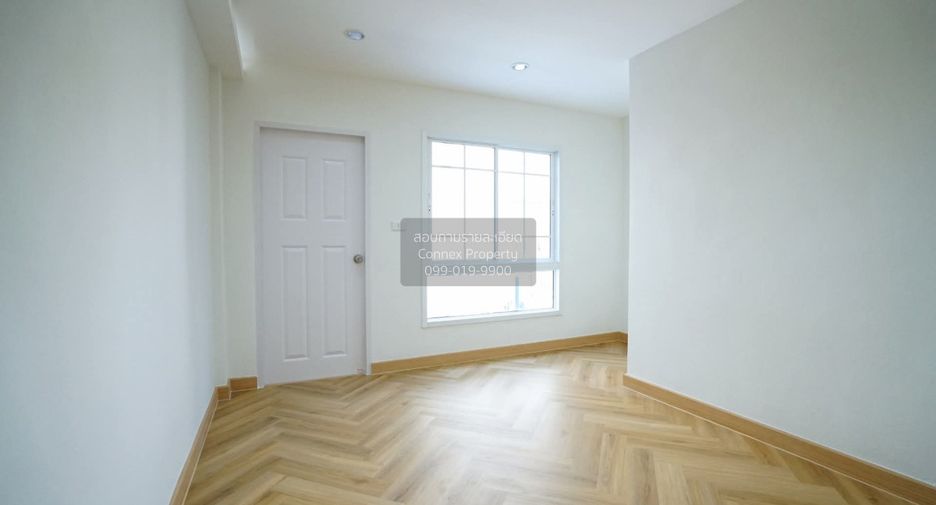 For sale 3 bedrooms townhouse in Thung Khru, Bangkok