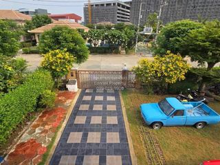 For sale 4 bedrooms house in Taling Chan, Bangkok