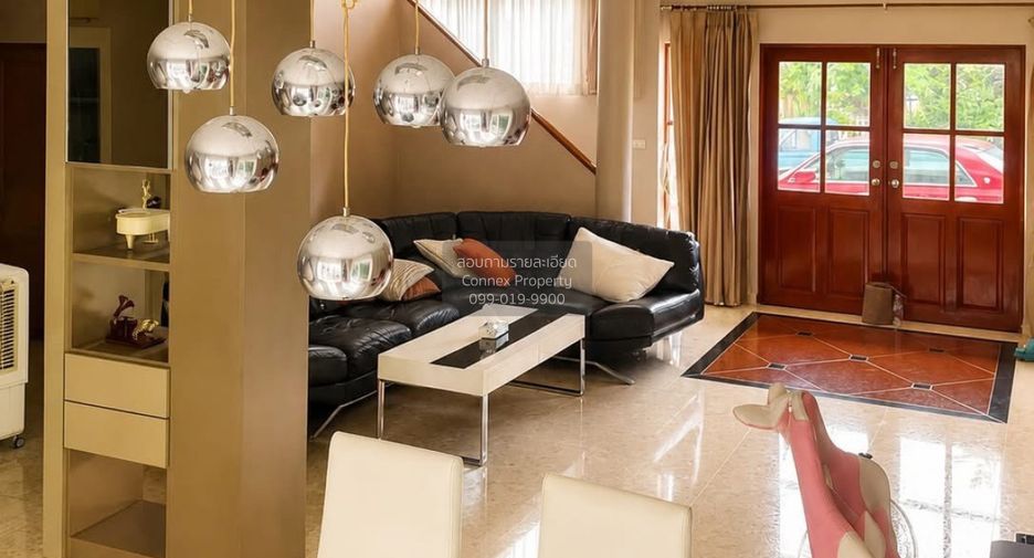 For sale 4 bedrooms house in Taling Chan, Bangkok