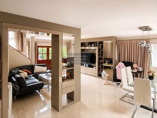 Haus zum Kauf mit 4 Zimmer in Taling Chan, Bangkok