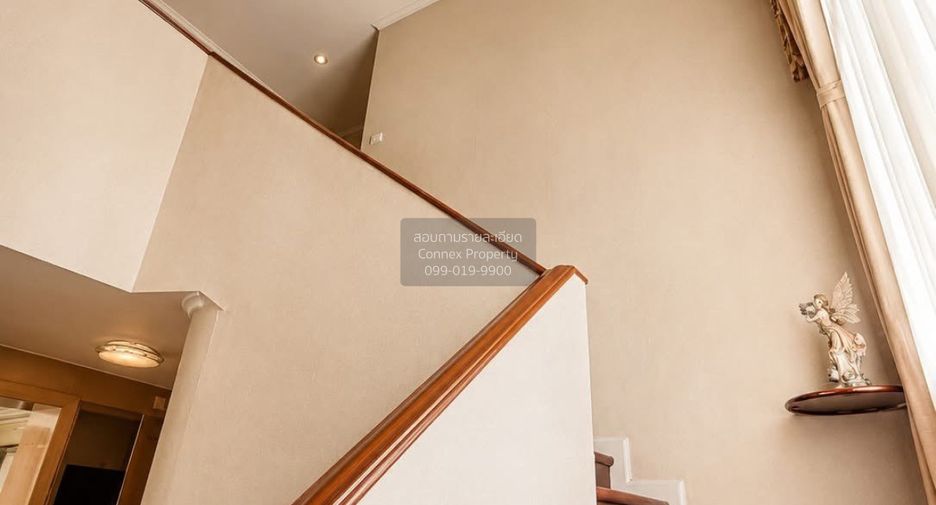 For sale 4 bedrooms house in Taling Chan, Bangkok