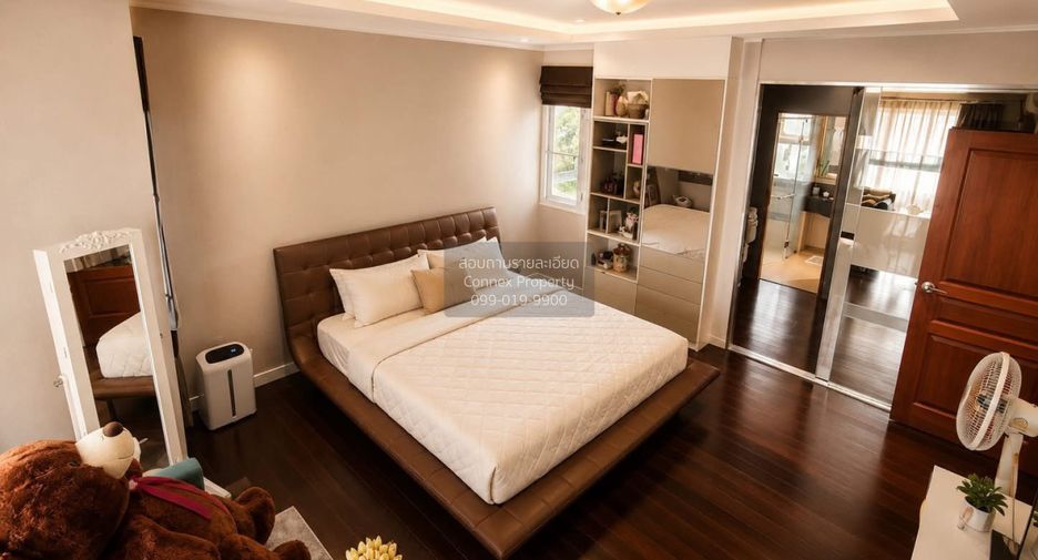 For sale 4 bedrooms house in Taling Chan, Bangkok