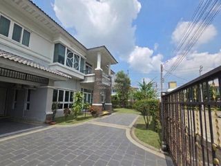 For sale 4 bedrooms house in Thawi Watthana, Bangkok