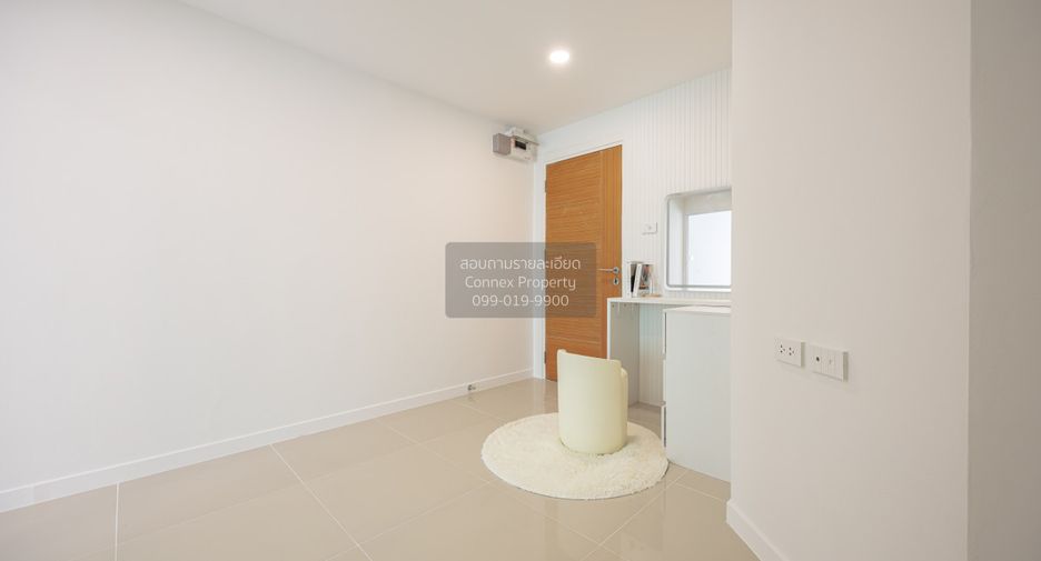 À vendre 2 chambres condo à Phra Khanong, Bangkok