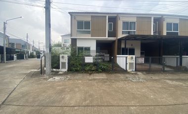 For sale 3 bedrooms townhouse in Pak Kret, Nonthaburi